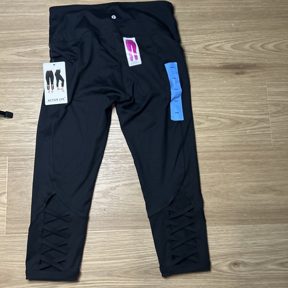 Active Life Womens Black Criss Cross Exercise Active Capris Size Large NWT (003)